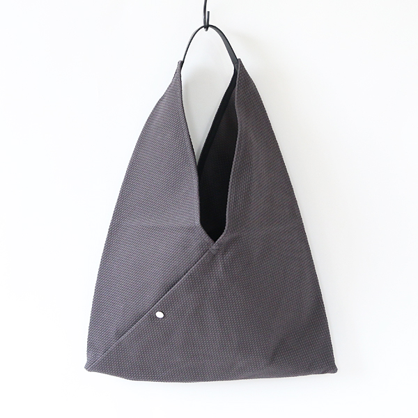 Grayトライアングルト-ト・画像