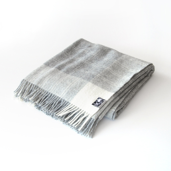 LIGHT GREYブランケットDANAJA 0150・画像