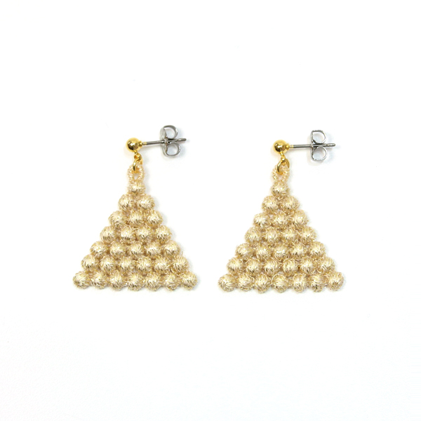 ベ-ジュゴ-ルドピアス グレイントライアングル・画像