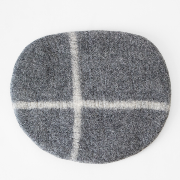オ-バル・グレ-フェルトのチェアパッド・画像