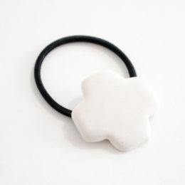 白ヘアアクセサリ- くろす・画像