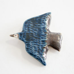 夜空をとぶとりブロ-チ・画像