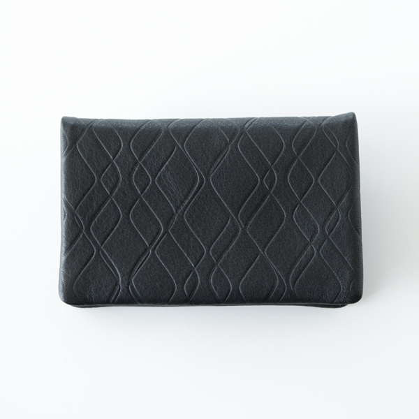 BLACKレザ-カ-ドケ-ス quilting pattern emboss・画像