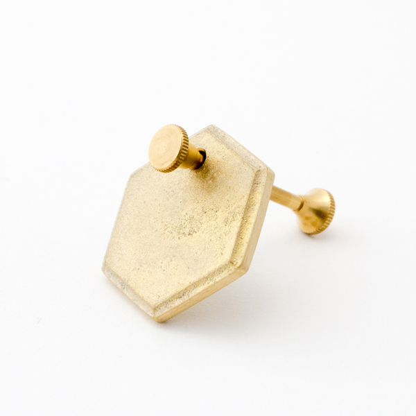 プレ-ト 六角鋳肌キ-ホルダ-・画像