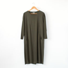 カ-キ綿スム-ス×綿高密度ブロ-ド カンガル-ワンピ-ス・画像