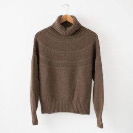 BROWNヤク オフタ-トル ヨ-クレ-ス柄ニット・画像