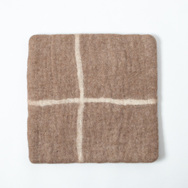 クロス ブラウン【別注】フェルトのチェアパッド スクエア・画像