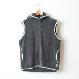 Mフ-ド付きベスト グレ-・画像