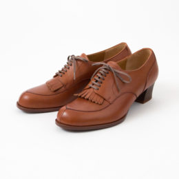 24.0chausser キルト付きレ-スアップパンプス BR・画像