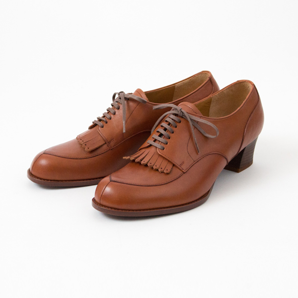 24.0chausser キルト付きレ-スアップパンプス BR・画像