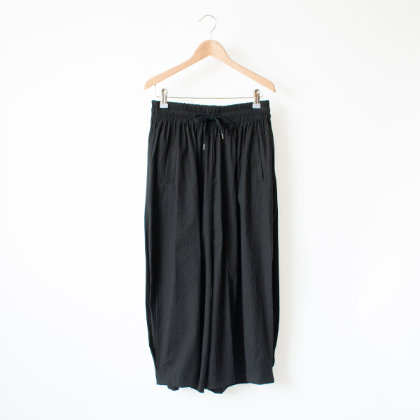 BLACKリネンストレッチ ワイドパンツ・画像
