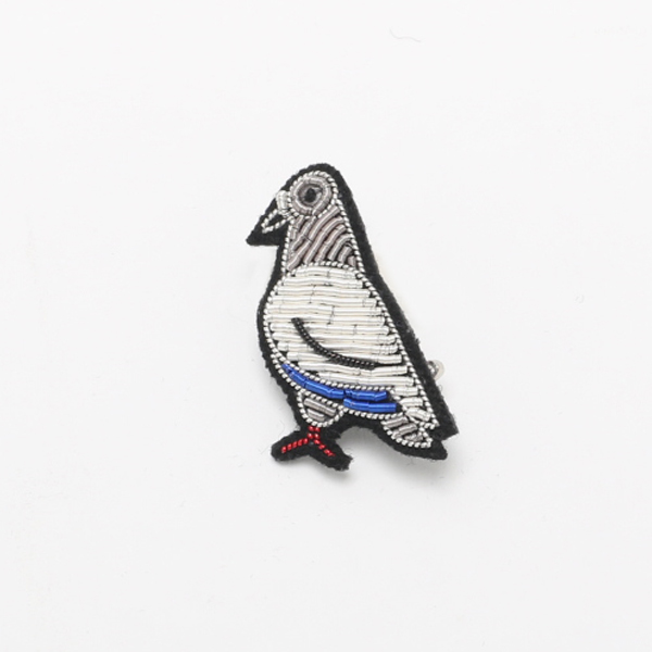 pigeon ブロ-チ HIVER18・画像