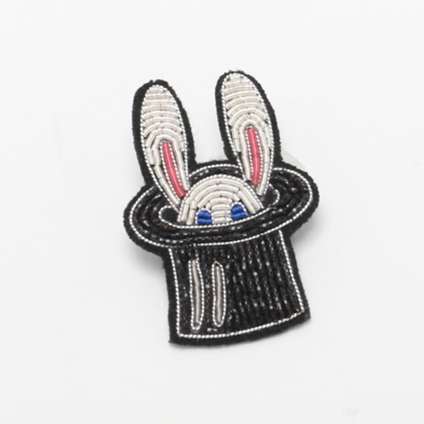 magician rabbitブロ-チ HIVER18・画像