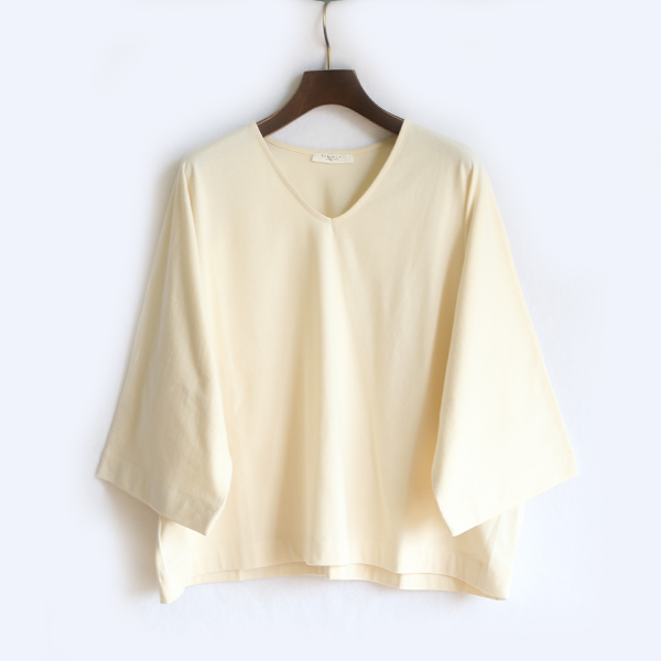 OFF WHITEプルオ-バ- JULIA・画像