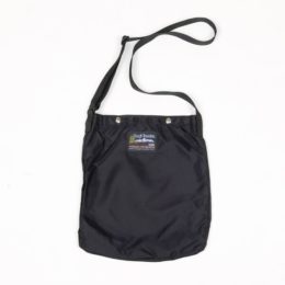 BLACK縦型ショルダ-バッグ・画像