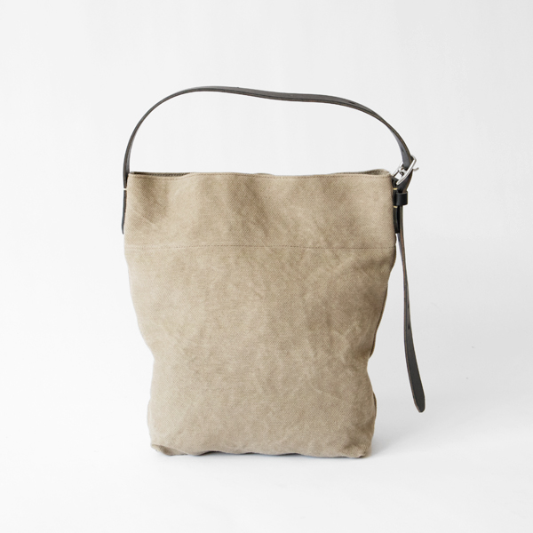 BEIGEショルダ-バッグ ONE STRAP SHOULDER・画像