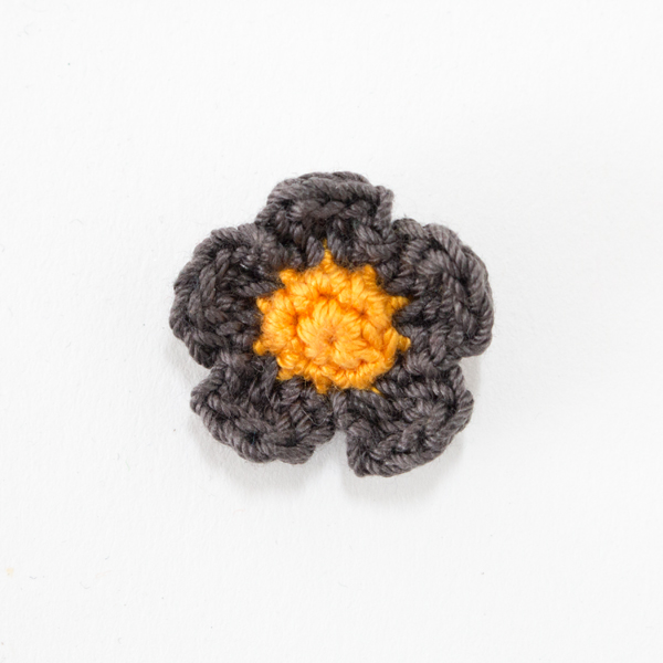 70-127ピンブロ-チ ニットレ-ス・画像