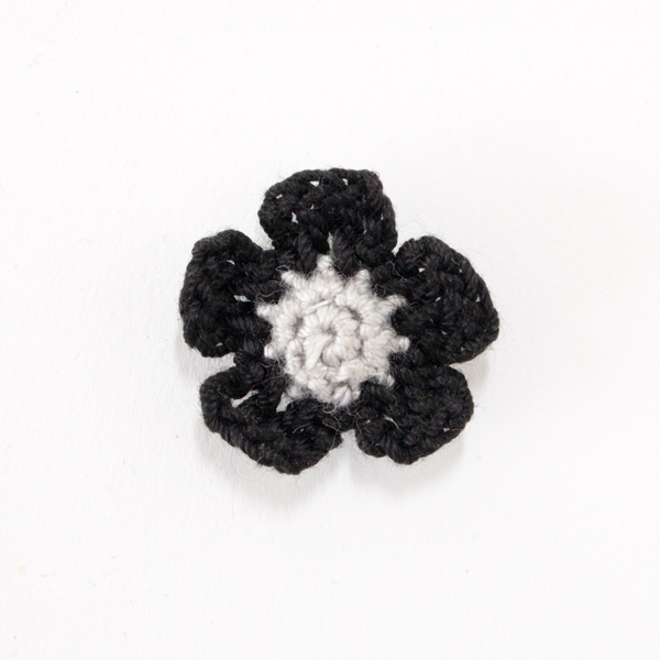 70-112ピンブロ-チ ニットレ-ス・画像