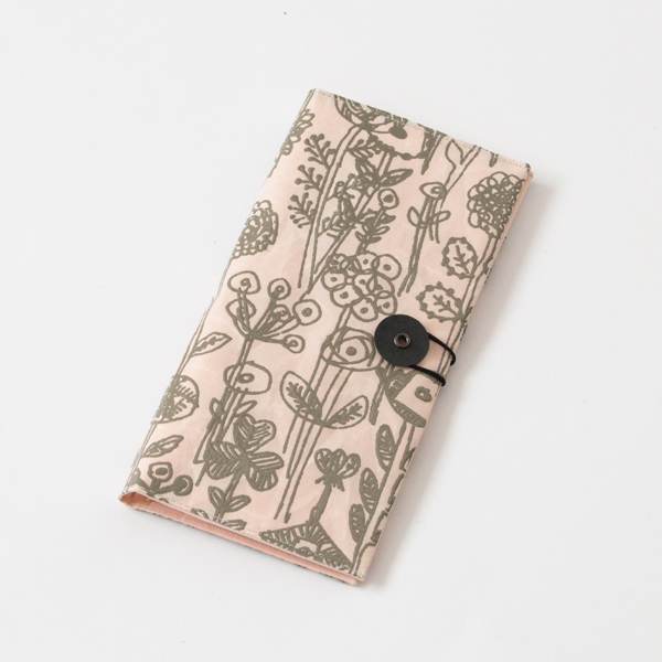 ミナ ペルホネン letter of flowerSIWA×urushi パスポ-トケ-ス・画像