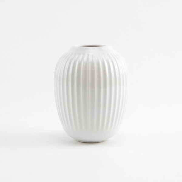 WHITEフラワ-ベ-ス HAMMERSHOI H100・画像