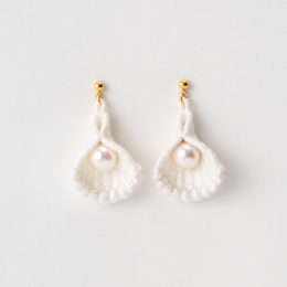 ホワイトシェル ピアス・画像