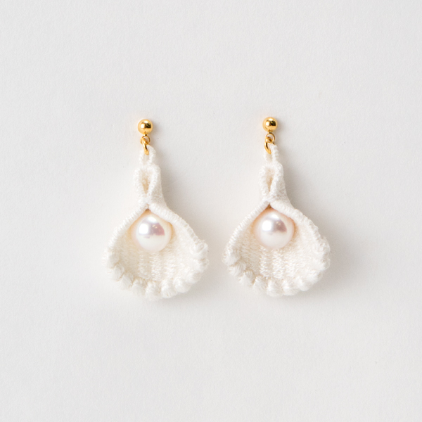 ホワイトシェル ピアス・画像