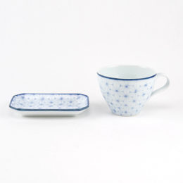 麻の葉フィナンシェと紅茶の器・画像