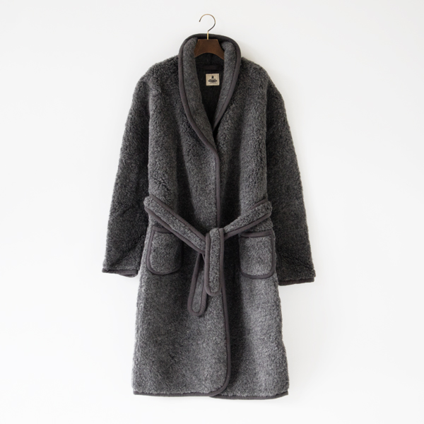 GRAPHITE XSウ-ルガウンDRESSING GOWNS・画像