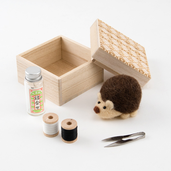 ハリネズミ裁縫セット（針山柄）・画像
