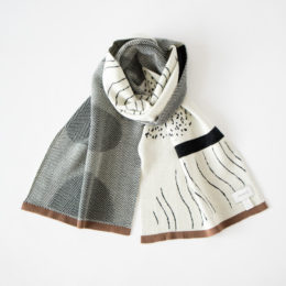 BEIGEリバ-シブルマフラ-・画像