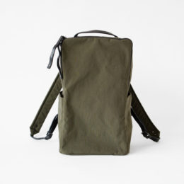 OLD MILITARYシュリンクナイロン キュ-ブ リュック QYUBULIC・画像