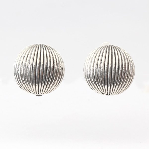 3676 Silverイヤ-クリップ・画像