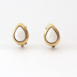 3889N Gold×Whiteイヤ-クリップ 天然石・画像