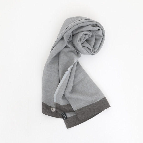 SILVER GRAYフェザ-ライトスカ-フ・画像