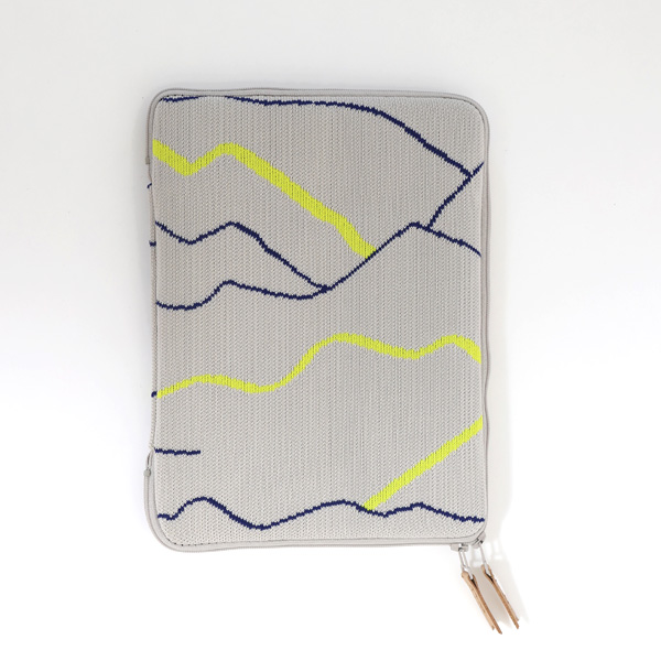 MOUNTAIN母子手帳ケ-ス（マルチポ-チ） 大・画像