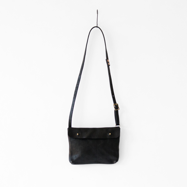 CHARCOAL BLACKレザ-ショルダ-バッグ LUUKU・画像