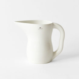 WHITE/42clURSULA ジャグ・画像