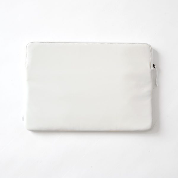 OffWhiteラップトップケ-ス 15インチ・画像
