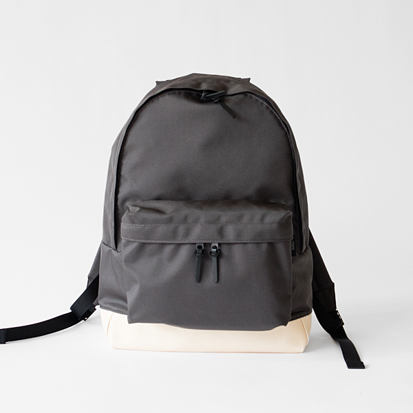 CHARCOALLIGHT / LEATHER BOTTOM デイパック・画像