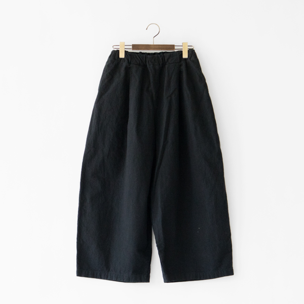 BLACKLINEN COTTON VOLUME パンツ・画像