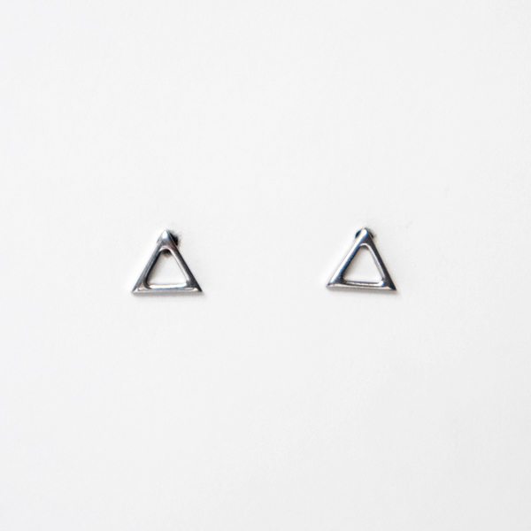 SILVERキャッチレスピアス トライアングル・画像