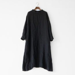 BLACKリネンガ-ゼスタンドネックドレス・画像