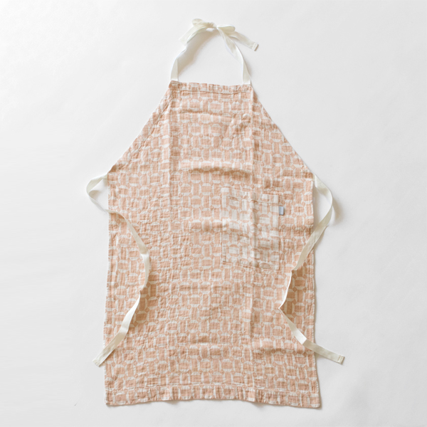 white cinnamonリネンエプロン・画像