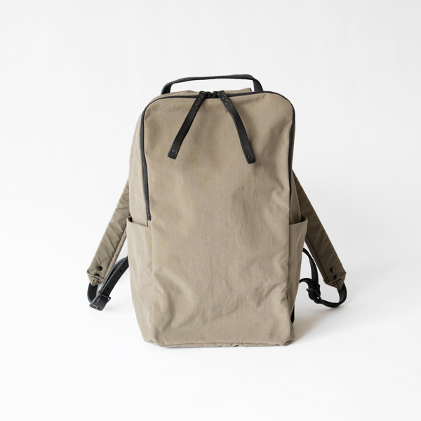 BEIGE GRAY強撥水シュリンクナイロン キュ-ブ リュック QYUBULIC2 S・画像