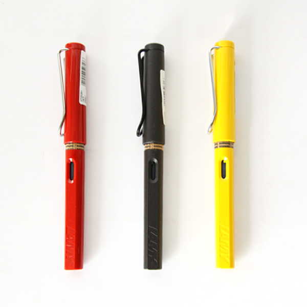 ブラックLAMY safari 万年筆・画像