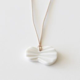 ネイビ-ネックレス pleats・画像