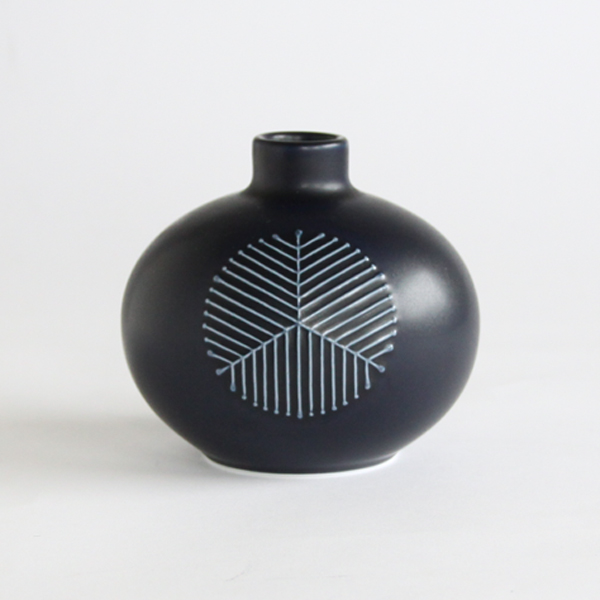 松葉紋 紺マットまゆ花瓶・画像