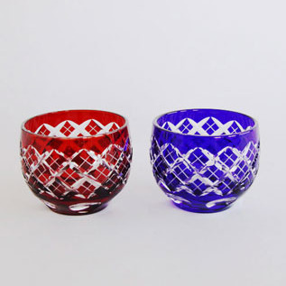 青・赤江戸切子 重矢来文様 ぐい呑み ペア・画像