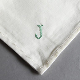 Jイニシアル刺繍ハンカチ ライトクリ-ム・画像