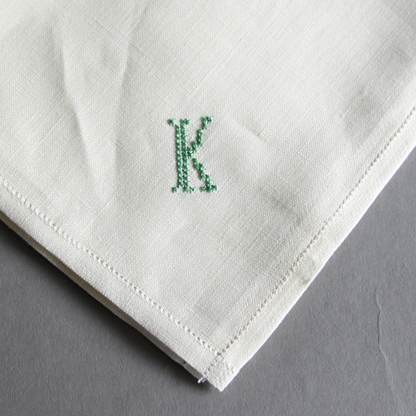 Kイニシアル刺繍ハンカチ ライトクリ-ム・画像